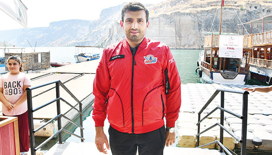 Bayraktar, uçan araba Cezeri’nin herkesi pilot yapabilen akıllı bir araç olduğunu söyledi: ‘Hedefimiz akıllı uçan arabalar’ Bayraktar, uçan araba Cezeri’nin herkesi pilot yapabilen akıllı bir araç olduğunu söyledi: ‘Hedefimiz akıllı uçan arabalar’