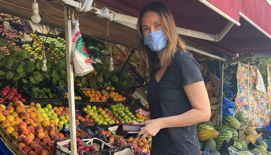 Demet Şener alışverişte Organik değil normal