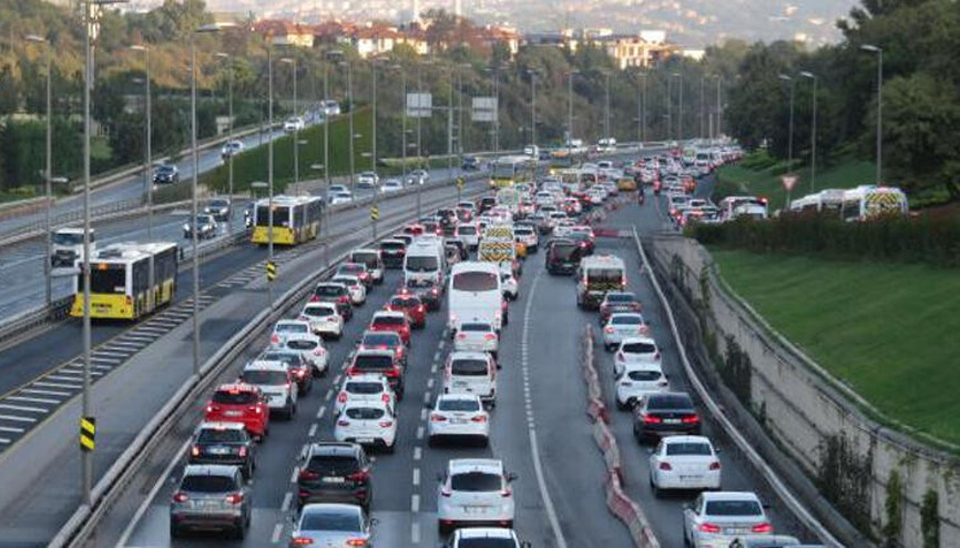 İstanbul’da kademeli mesai başladı