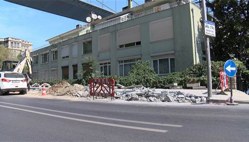 Sarıyer’de kaldırıma araçlar için cep yapımına isyan nöbeti