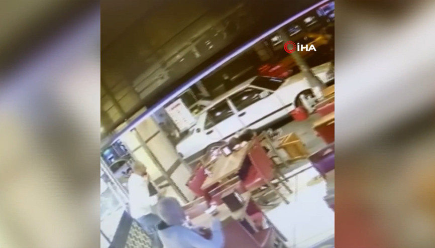 İstanbul’da börekçide silahlı çatışma kamerada