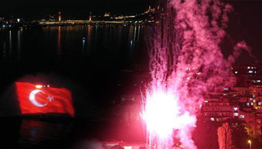 Preveze Deniz Zaferi için Haliçte hologram gösterisi