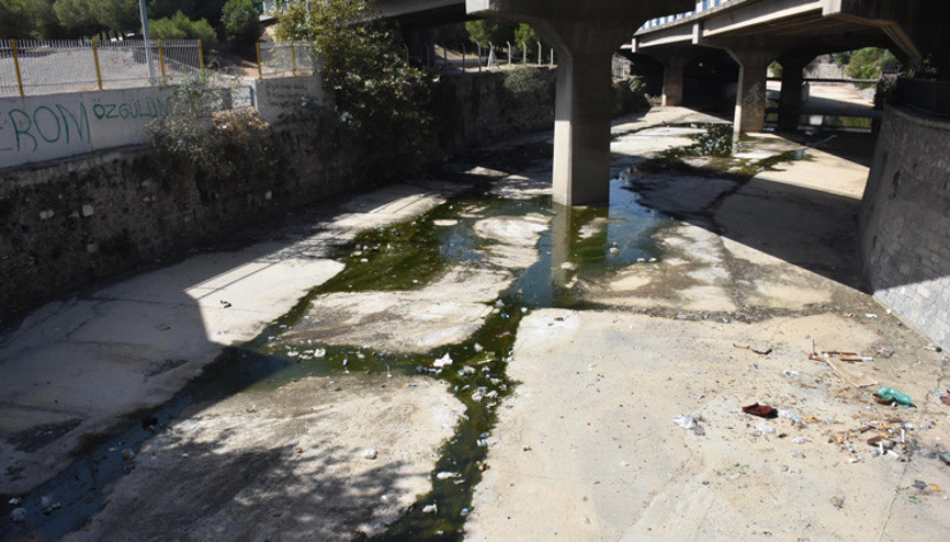İzmirde kötü koku isyanı