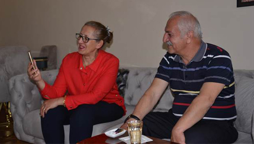 GATA’da görevli doktor oğullarıyla, telefonla hasret gideriyorlar