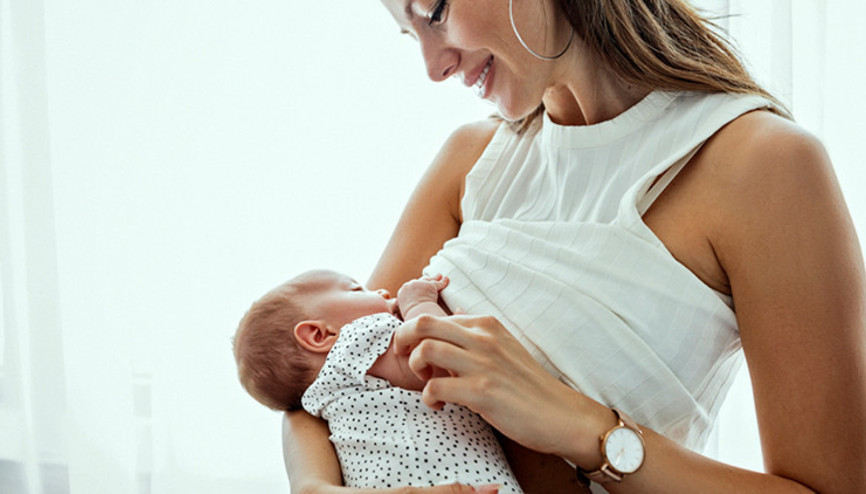 Anne sütü bebeğin ilk aşısıdır Anne sütü bebeğin ilk aşısıdır