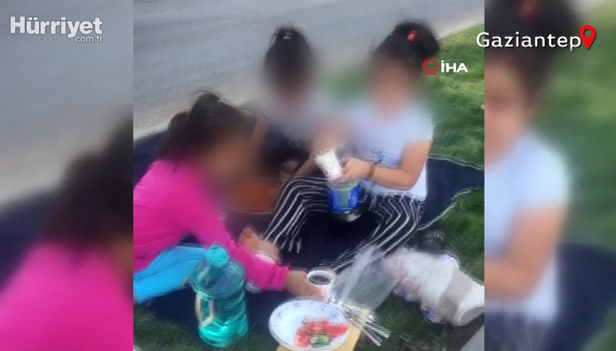 Sokak ortasında tehlikeli çiğ köfte keyfi kamerada