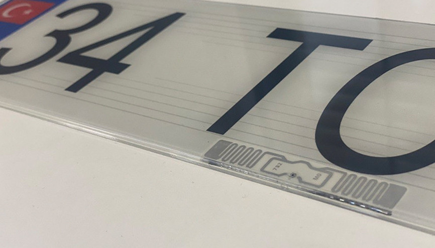 Türk firmasından yerli otomobile QR kodlu plaka