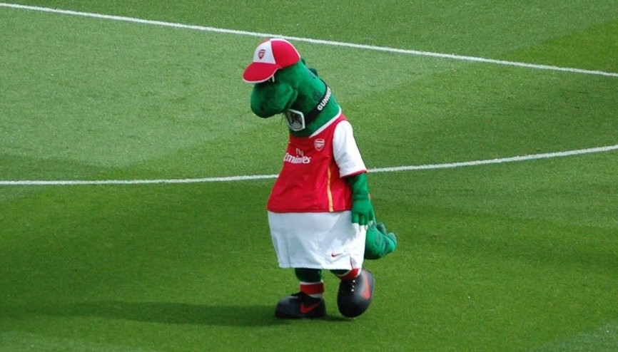 Arsenal, maskotunu işten çıkardı Yılda 30 bin sterlin kazanıyordu...