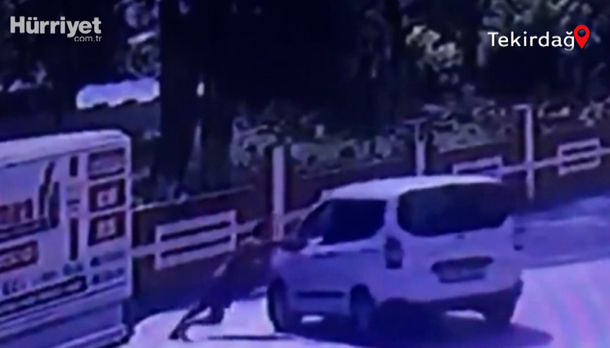 Hareket eden aracı duvara çarpmaktan son anda kurtardı