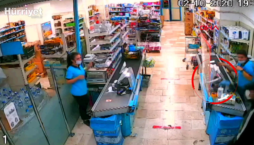 Markette kasiyere silah doğrultup, 2 bin lirayı çaldı Markette kasiyere silah doğrultup, 2 bin lirayı çaldı