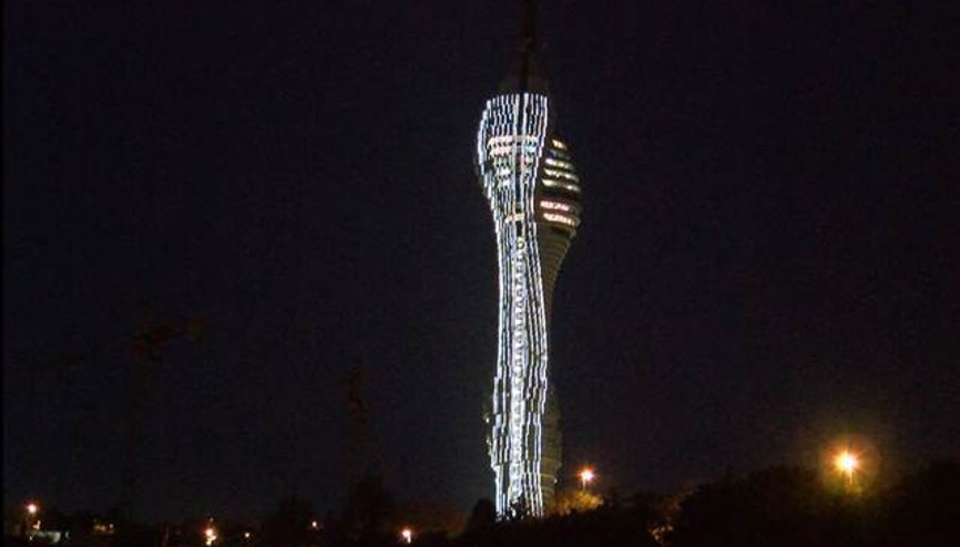 Çamlıca televizyon kulesinde açılış öncesi ışıklar test edildi