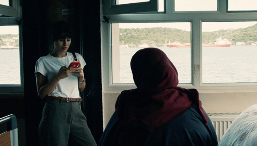 Başrolünde annesini oynattığı kısa filmle Paristen ödülle döndü