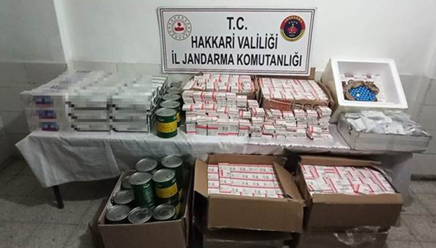 Hakkari’de araziye atılmış tıbbi malzeme ve kaçak sigara ele geçirildi