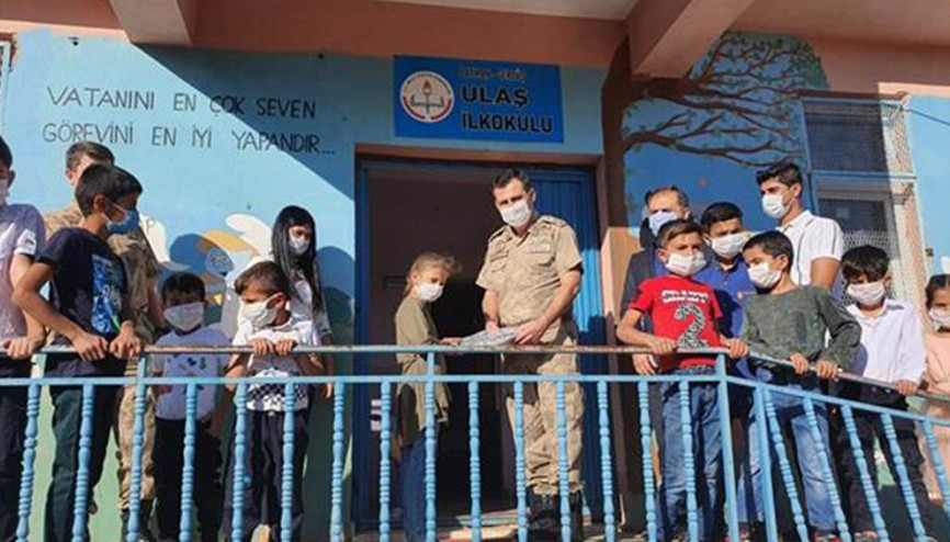 Jandarmadan köy okullarına tablet