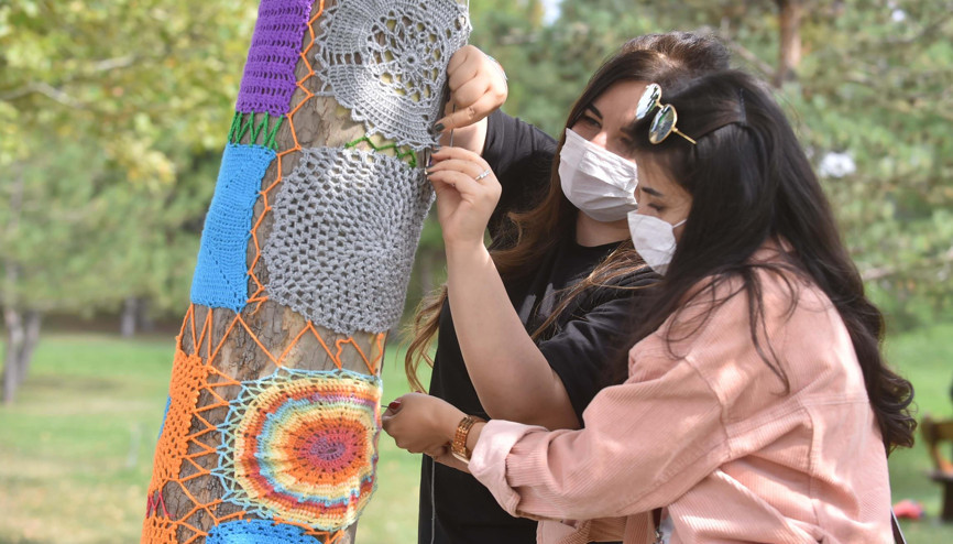 Ağaçlara kadın eli değdi