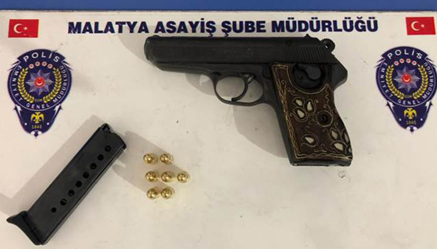 Malatyada ruhsatsız silah taşıyan 5 kişi gözaltında