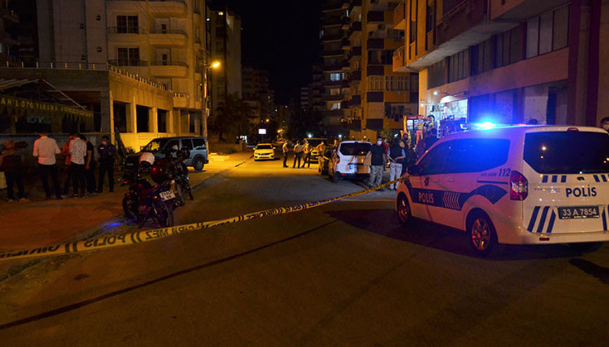 Mersinde silah sesleri 2 yaralı