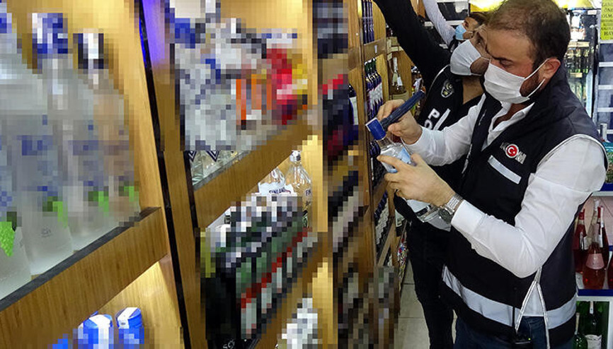 Uzman isim uyardı Sahte içkinin ilk belirtisi görme bulanıklığı; 15 mililitresi bile öldürüyor Uzman isim uyardı Sahte içkinin ilk belirtisi görme bulanıklığı; 15 mililitresi bile öldürüyor