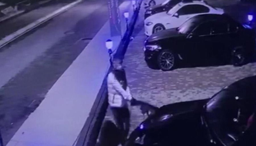 Sultanbeylide lüks otomobilin farları çalındı