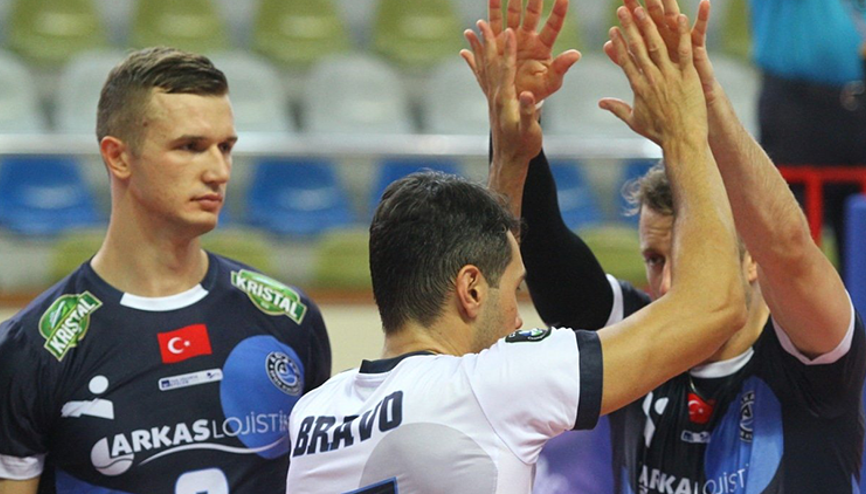 Arhavi Voleybol 0-3 Arkas Spor