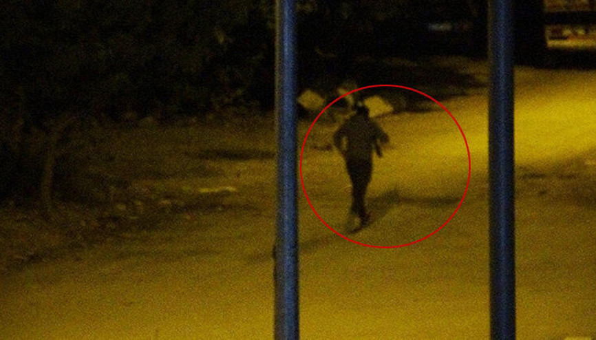Adana’da iş adamına silahlı saldırı, saldırganın kaçma anı kamerada
