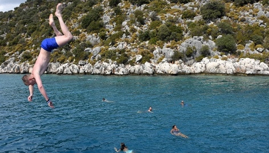 Kekovada Rus turistlerin deniz keyfi