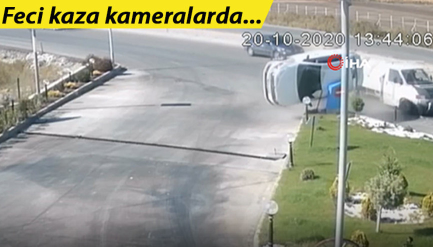 Kamyonetle çarpışan otomobil takla attı, kaza kameraya yansıdı