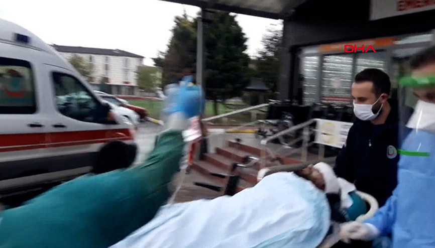 Silah seslerini duyup balkona çıkınca başından vuruldu