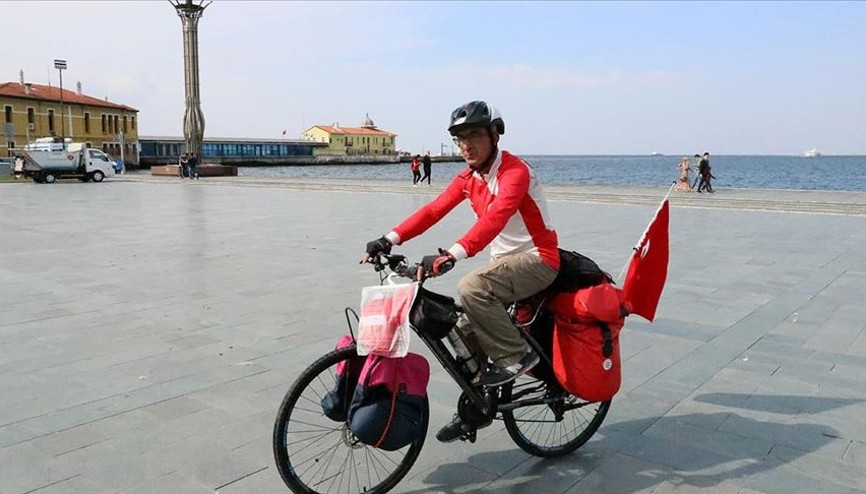 Bisikletli gezgin Cumhuriyetin 97. yıl dönümü anısına Ankaraya gidiyor