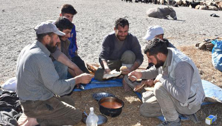 Göçerlerin zorlu sonbahar yolculuğu başladı