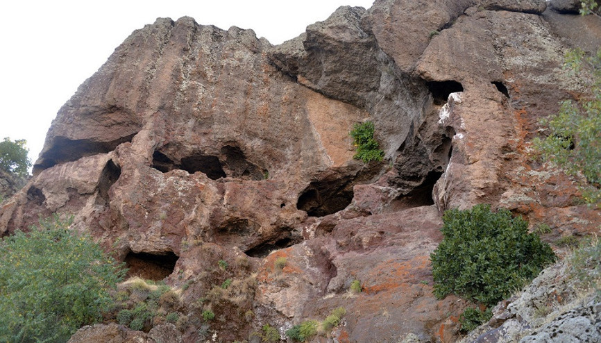1500 yıl önce Hristiyanların gizli ibadet yaptıkları mağaralar ilgi çekiyor