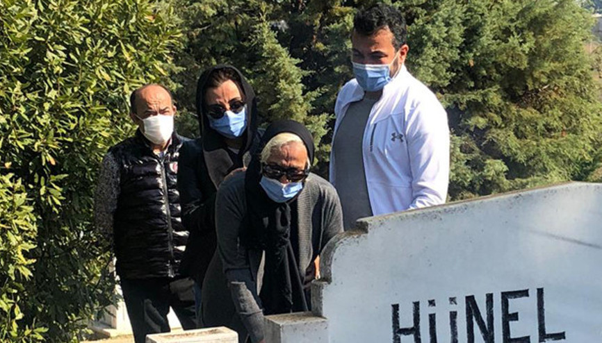 Aslı Hünel ve oyuncu Saruhan Hünelin baba acısı