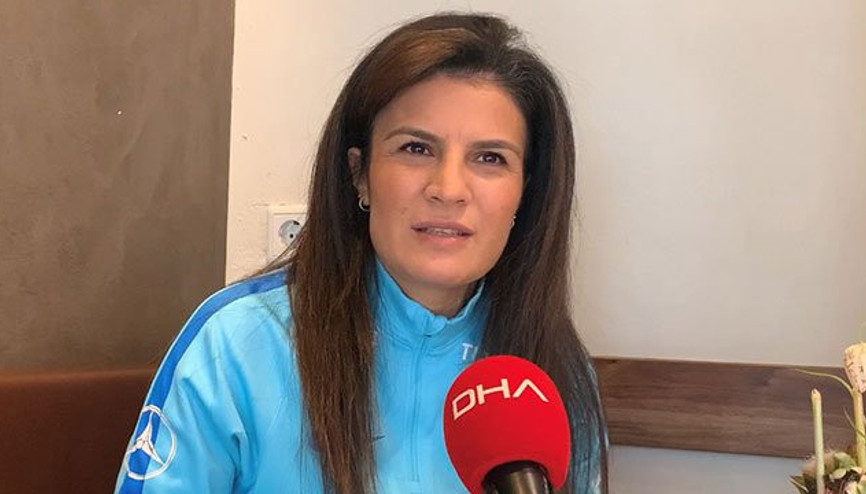 Eski kadın milli futbolcu Bilgin Defterli, erkek takımı çalıştıracak
