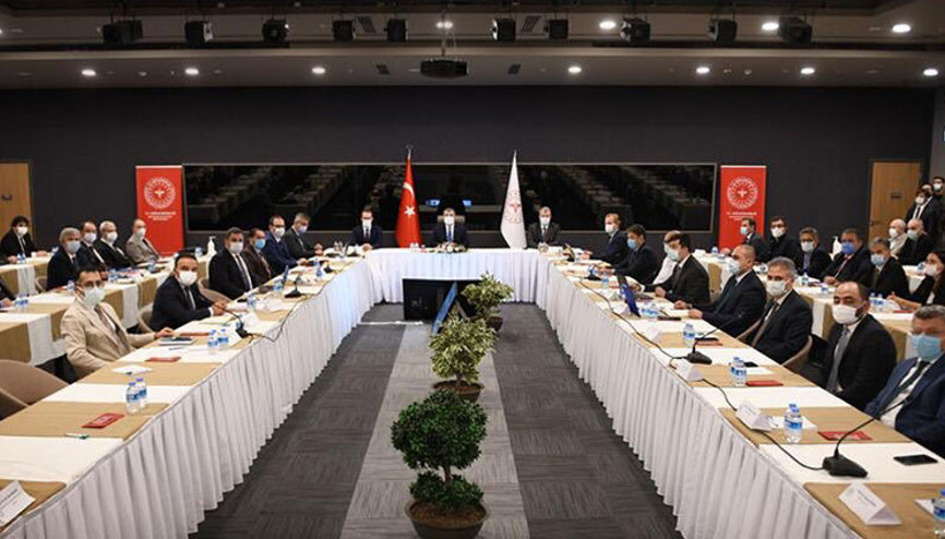 Bakan Koca İstanbuldaki kamu hastaneleri başhekimleriyle buluştu