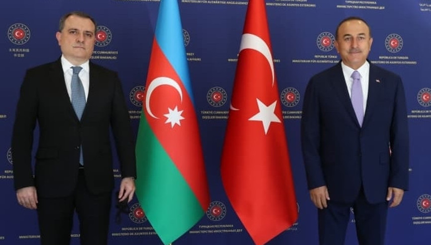 Bakan Çavuşoğlu, Azerbaycanlı mevkidaşı ile görüştü