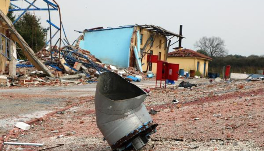 Patlamanın yaşandığı fabrikadan geriye enkaz kaldı