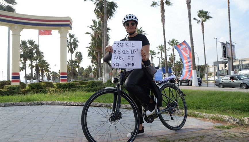 Bisikletliler trafikte görünür olmak istiyor