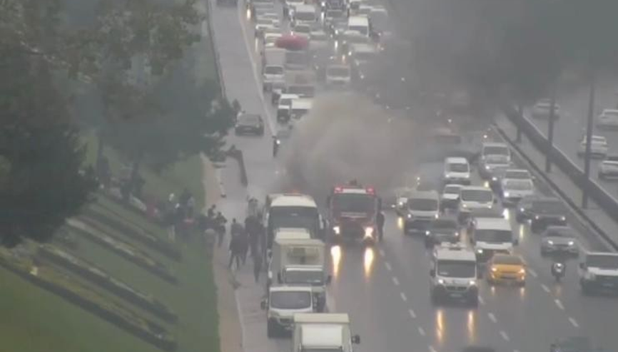 Son dakika... TEMde otobüste yangın