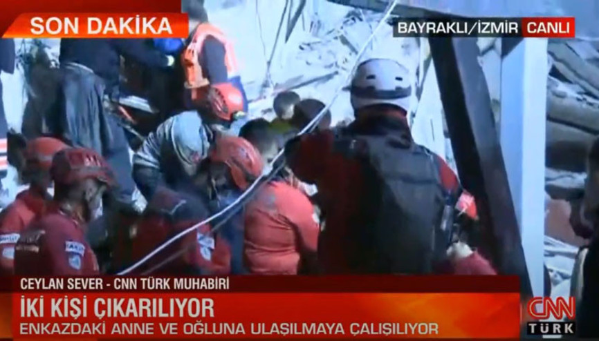 Enkazın altında anne ve oğlu vardı... Biri ne yazık ki hayatını kaybetti