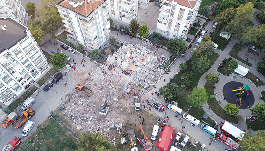 İzmir’de denetçiler sahaya indi İzmir’de denetçiler sahaya indi