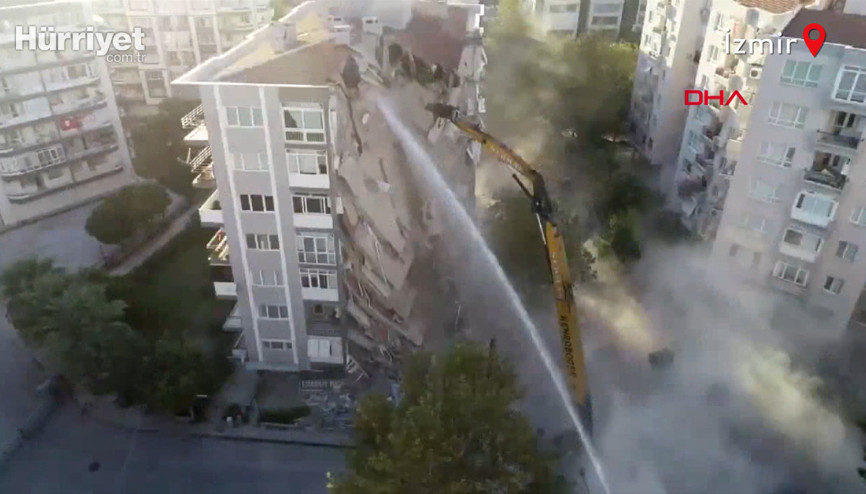 Karagül Apartmanında yıkım çalışmaları başladı