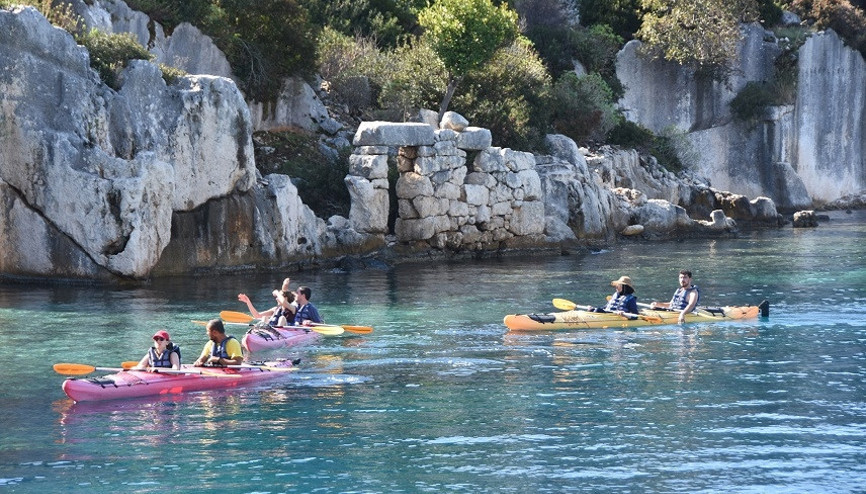 Kekovada turistler yazdan kalma bir gün yaşadı