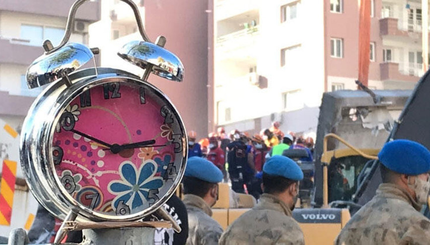 İzmirde saatlerin durduğu an: 14.51
