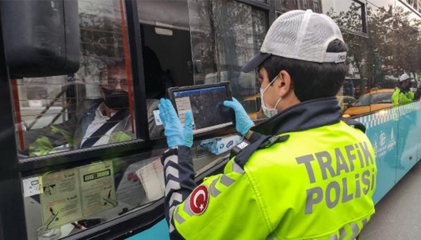 Beyoğlunda toplu ulaşım araçlarında koronavirüs denetimi