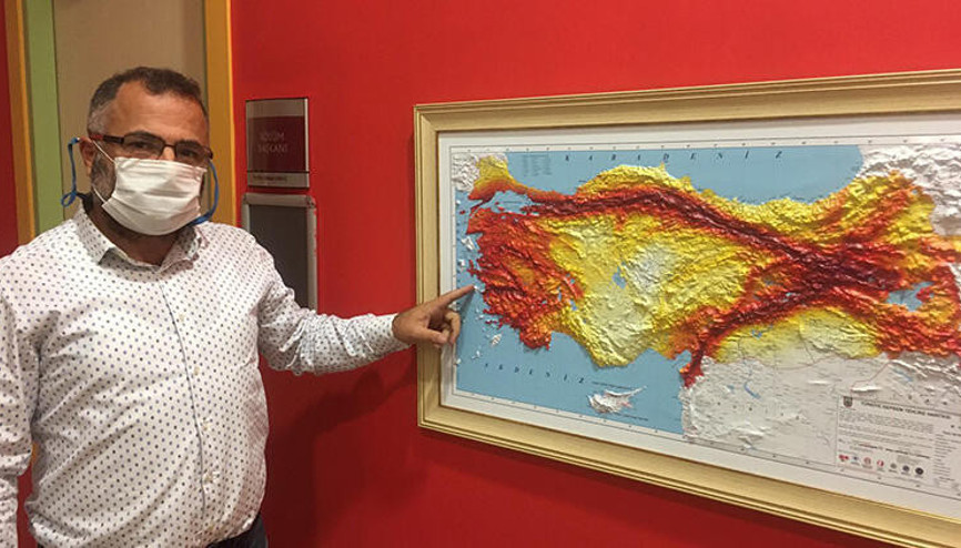 Son dakika haber... Doç. Dr. Serkan Irmak: Hasarlı evlere girmeyin ana artçı henüz olmadı Son dakika haber... Doç. Dr. Serkan Irmak: Hasarlı evlere girmeyin ana artçı henüz olmadı