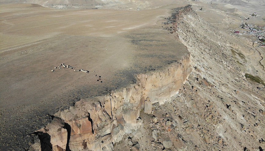 Meya Antik Kenti çevresindeki peribacalarıyla keşfedilmeyi bekliyor