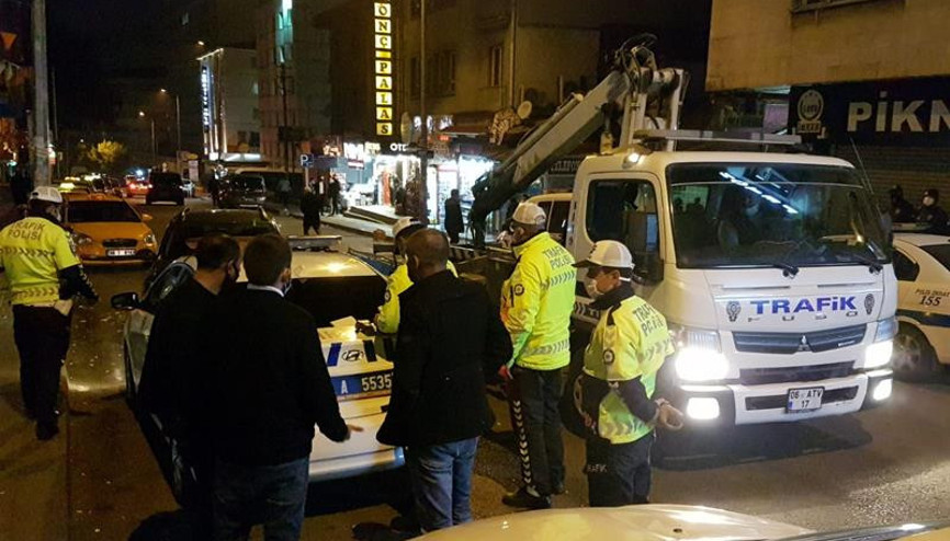 Otel lobisini gece kulübüne çevirmişler