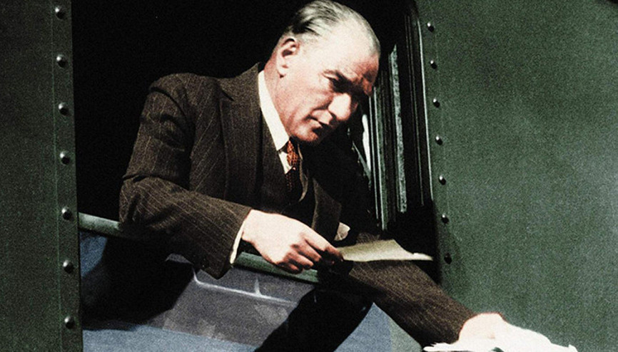 Aramızdan Ayrılalı Tam 82 Yıl Oldu... Atatürkü, En Sevdikleri İle Anıyoruz