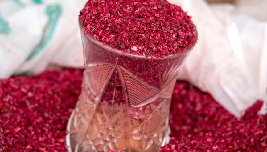 Yemeklere Lezzet, Sofralara Renk Katıyor: Sumağın Pek Bilinmeyen Faydaları