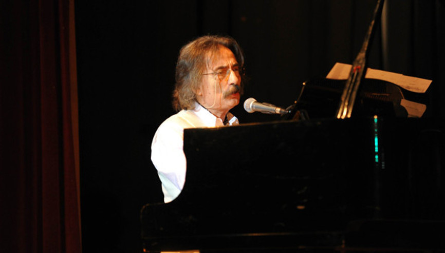 Müzik dünyasından acı haber: Timur Selçuk hayatını kaybetti